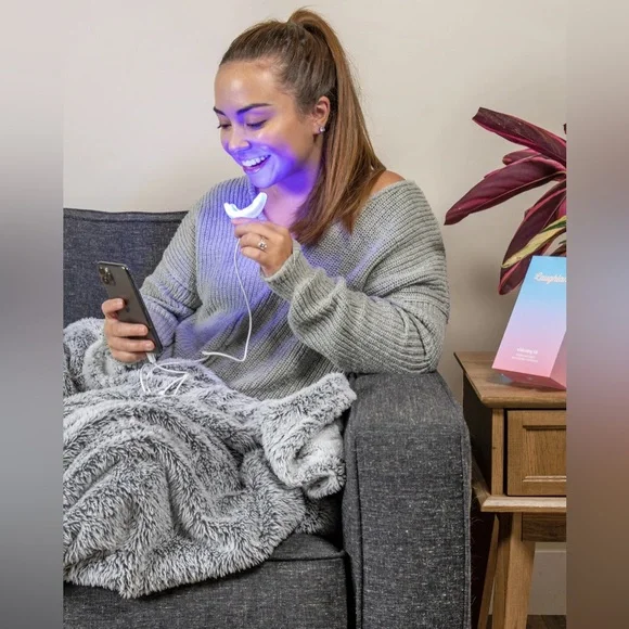 NEW • LED Teeth Whitening Kit • Laughland Bundle - Picture 3 of 12